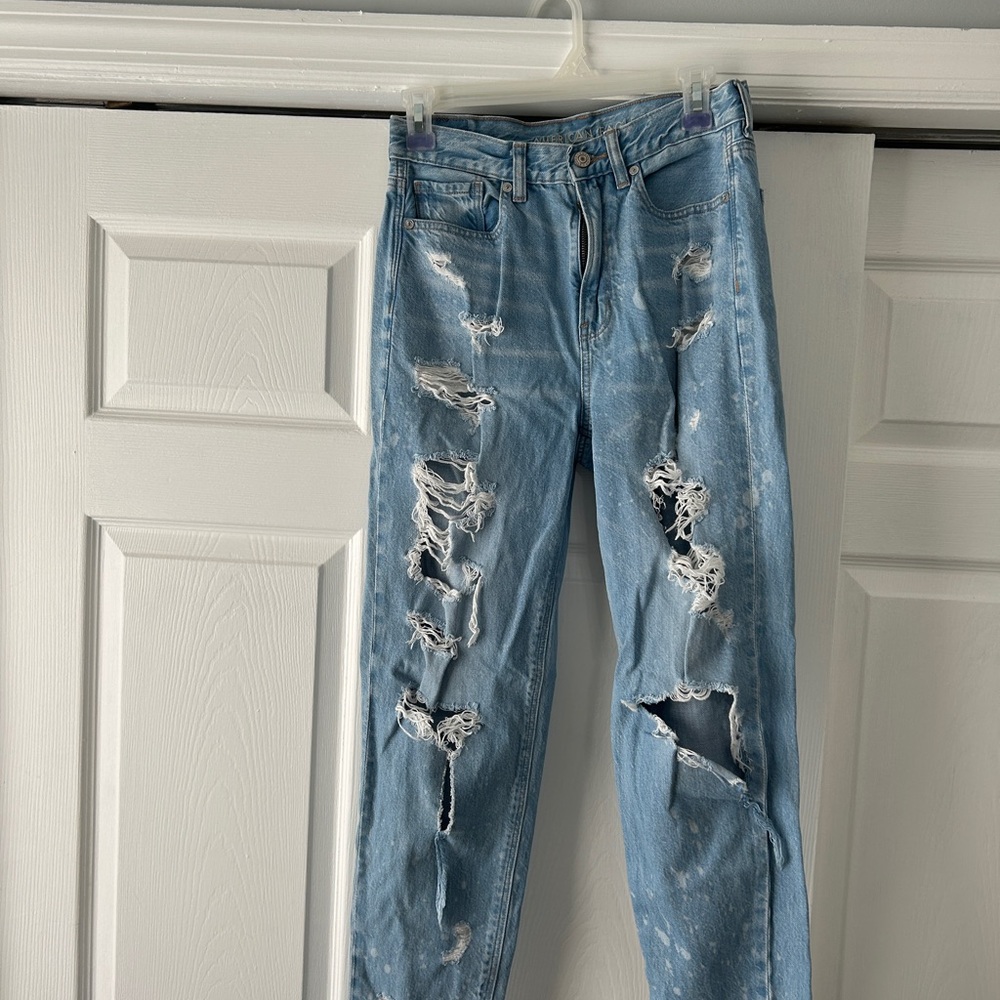 American Eagle Outfitters Light Blue Distressed Jeans
